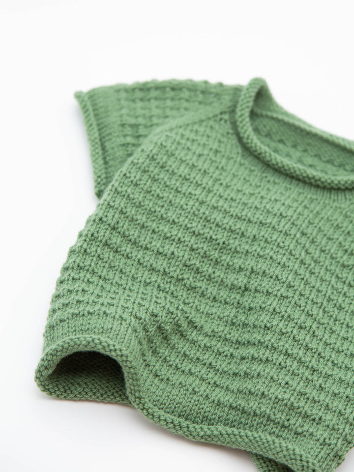 Little Dimples Tee & Beanie knitting kit in Unravelled Oi Merino