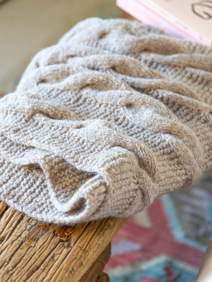 Uno Luscious Cable Throw