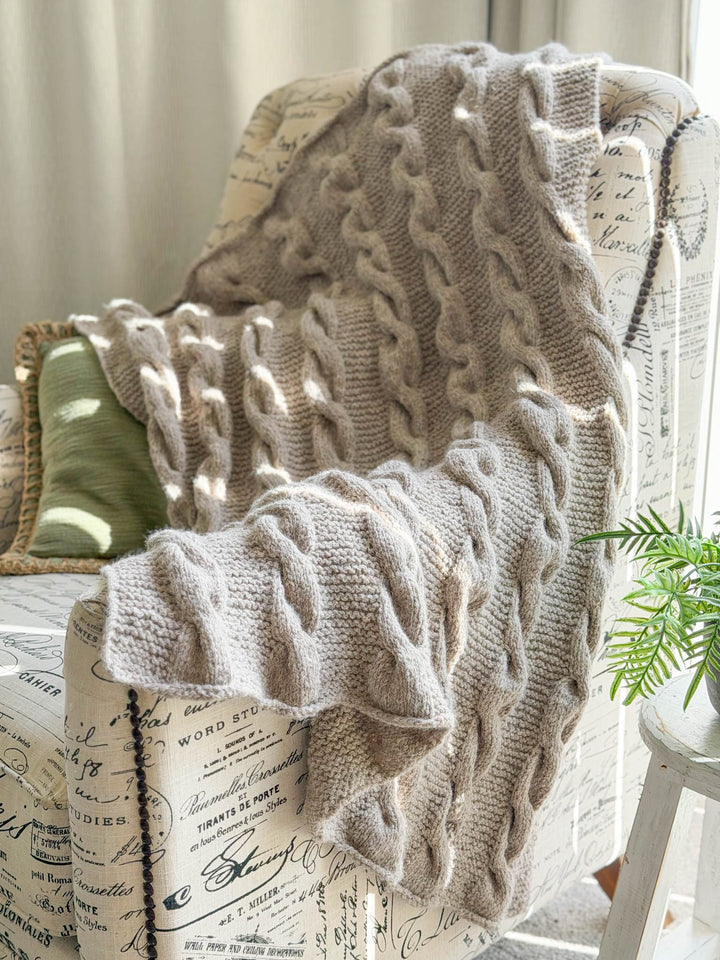 Uno Luscious Cable Throw (limited edition)