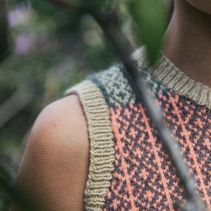 THE KNITTED FABRIC BOOK